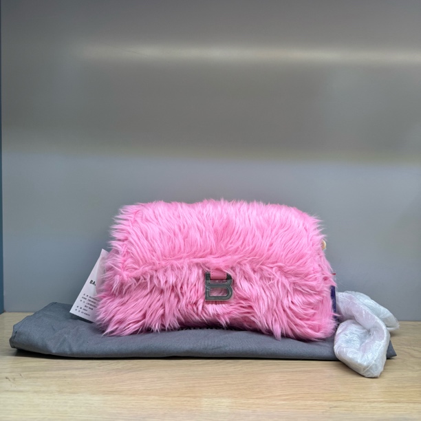 99新 Balenciaga/巴黎世家 粉色环保毛downtown小号斜挎包