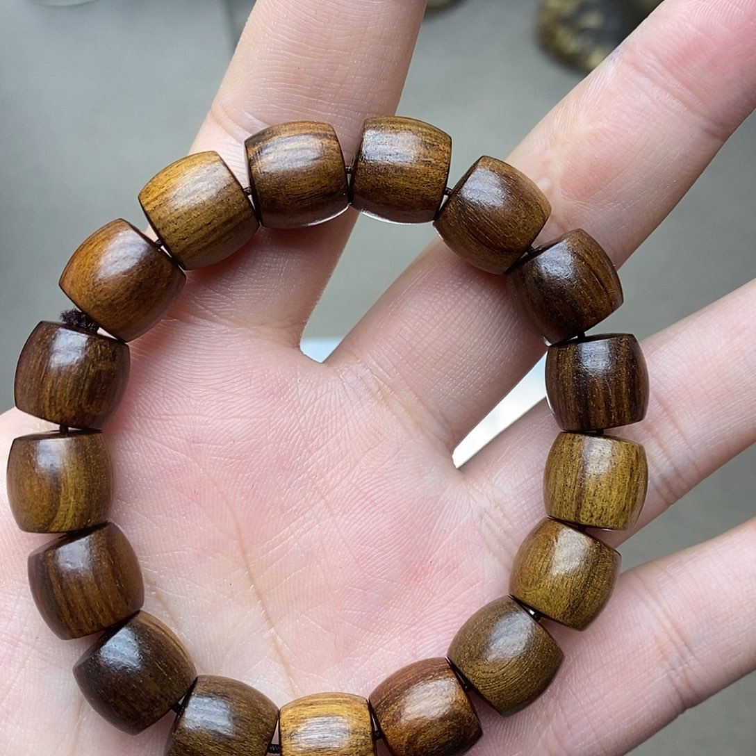 沉香沉香碎屑巴布亚黄油贡木104号