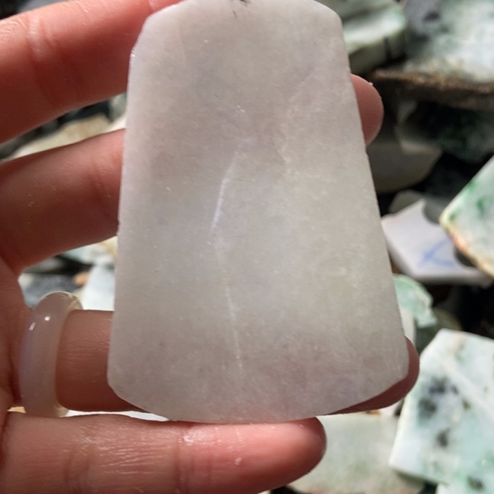 翡翠颈饰未镶嵌天然翡翠