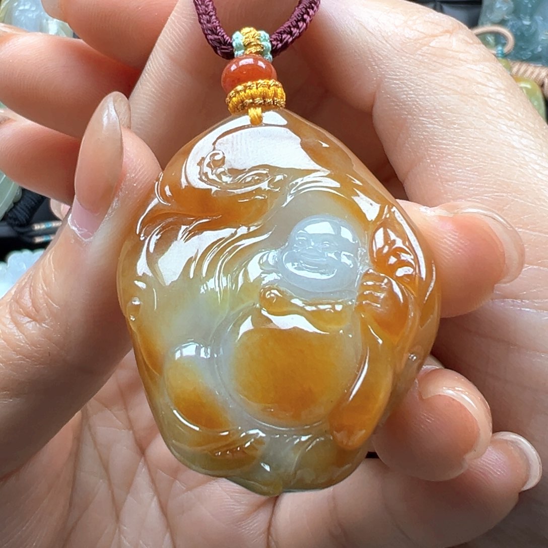 翡翠颈饰未镶嵌佛