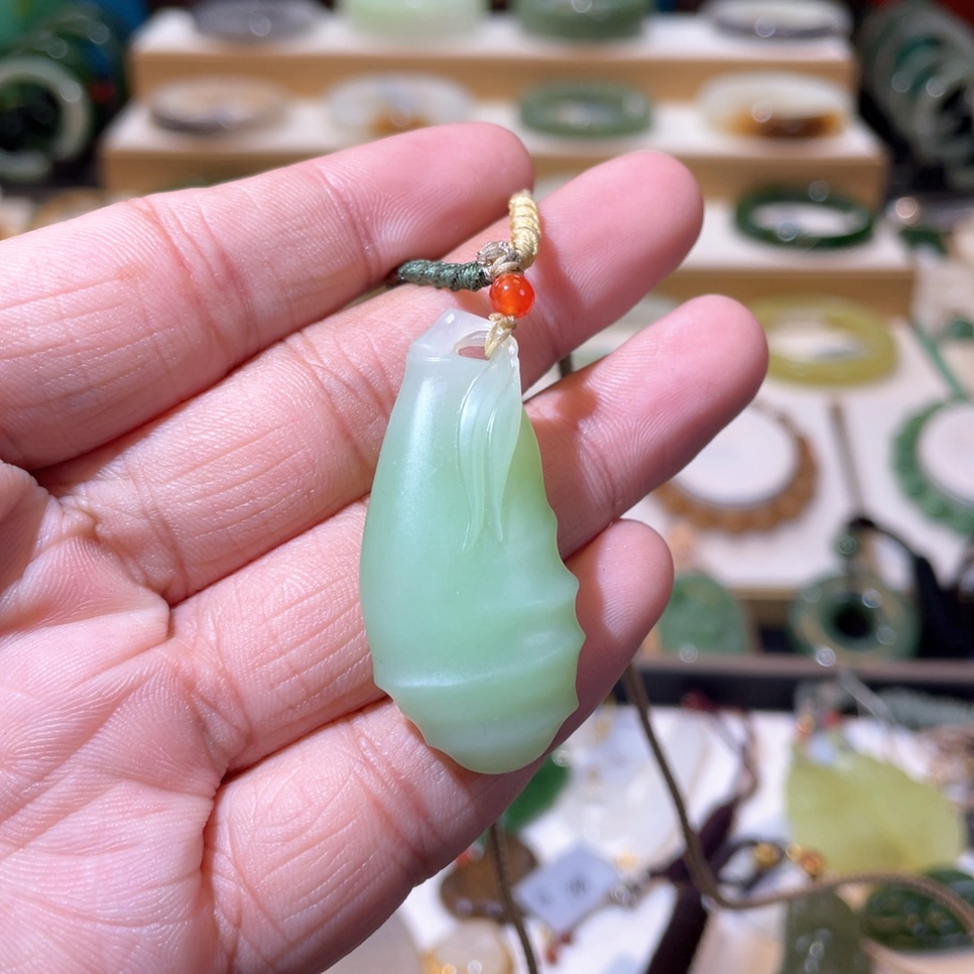 和田玉翠青竹节吊坠未镶嵌