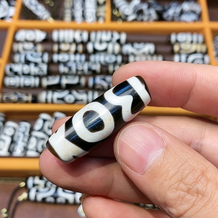 玛瑙/玉髓颈饰未镶嵌宕**…