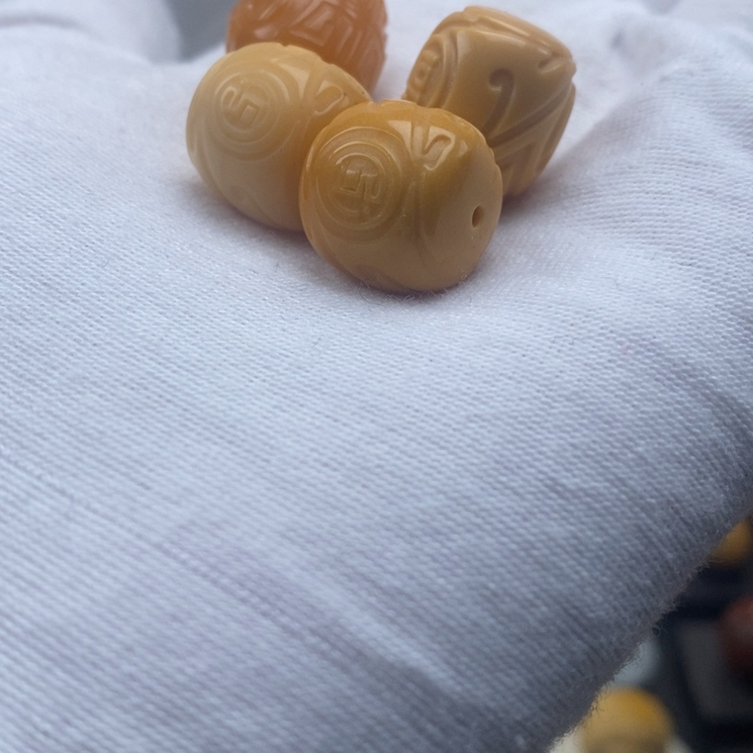 石英质玉配饰未镶嵌天****9