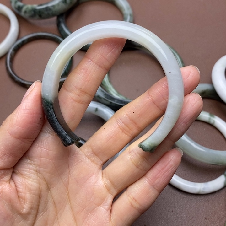 独山玉未镶嵌手镯57