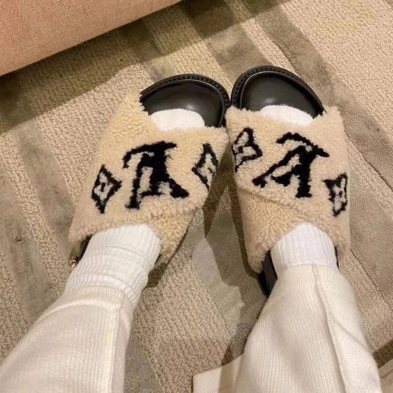 99新 LouisVuitton/路易威登 拖鞋/37码/Xsp35617