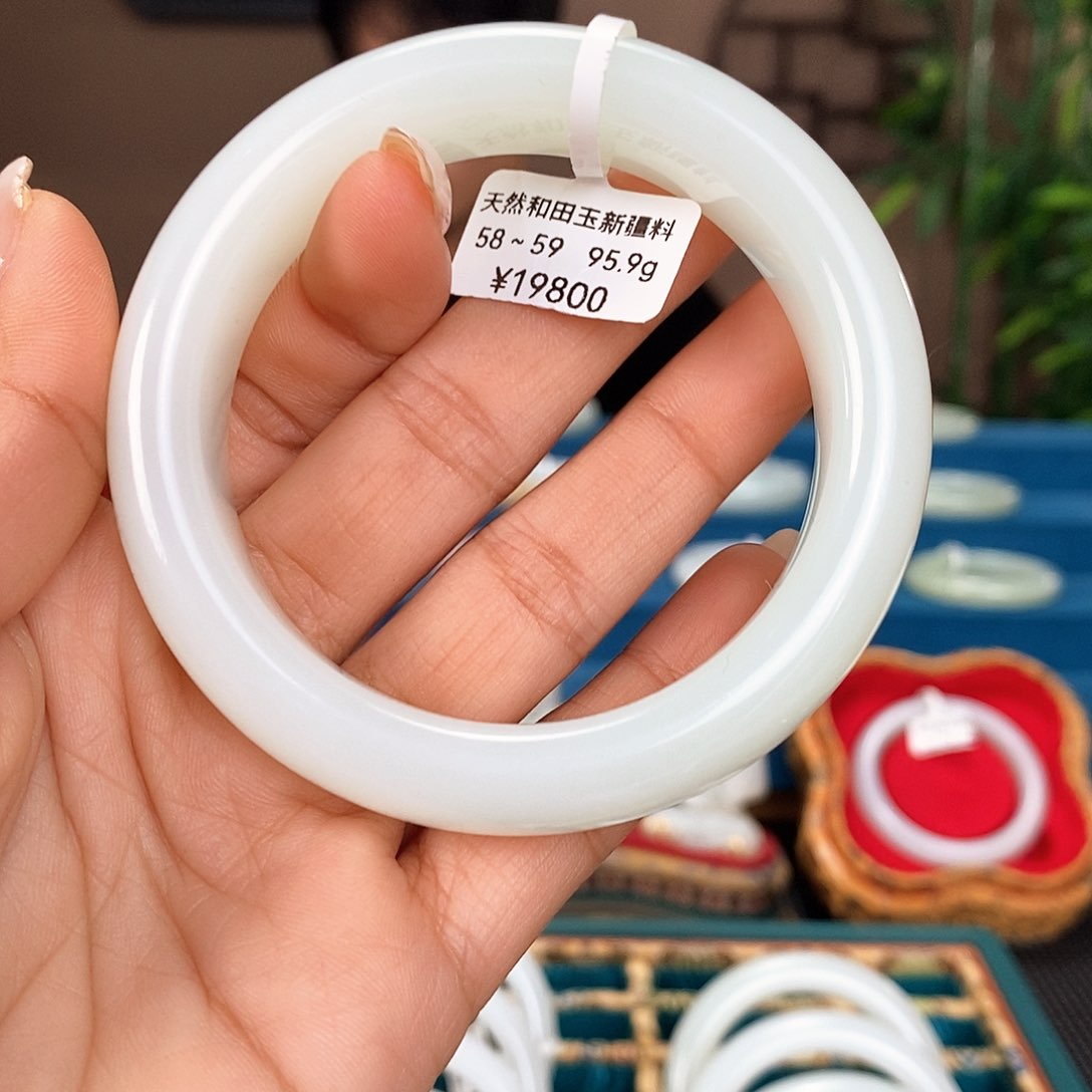 未镶嵌手镯和田玉E158