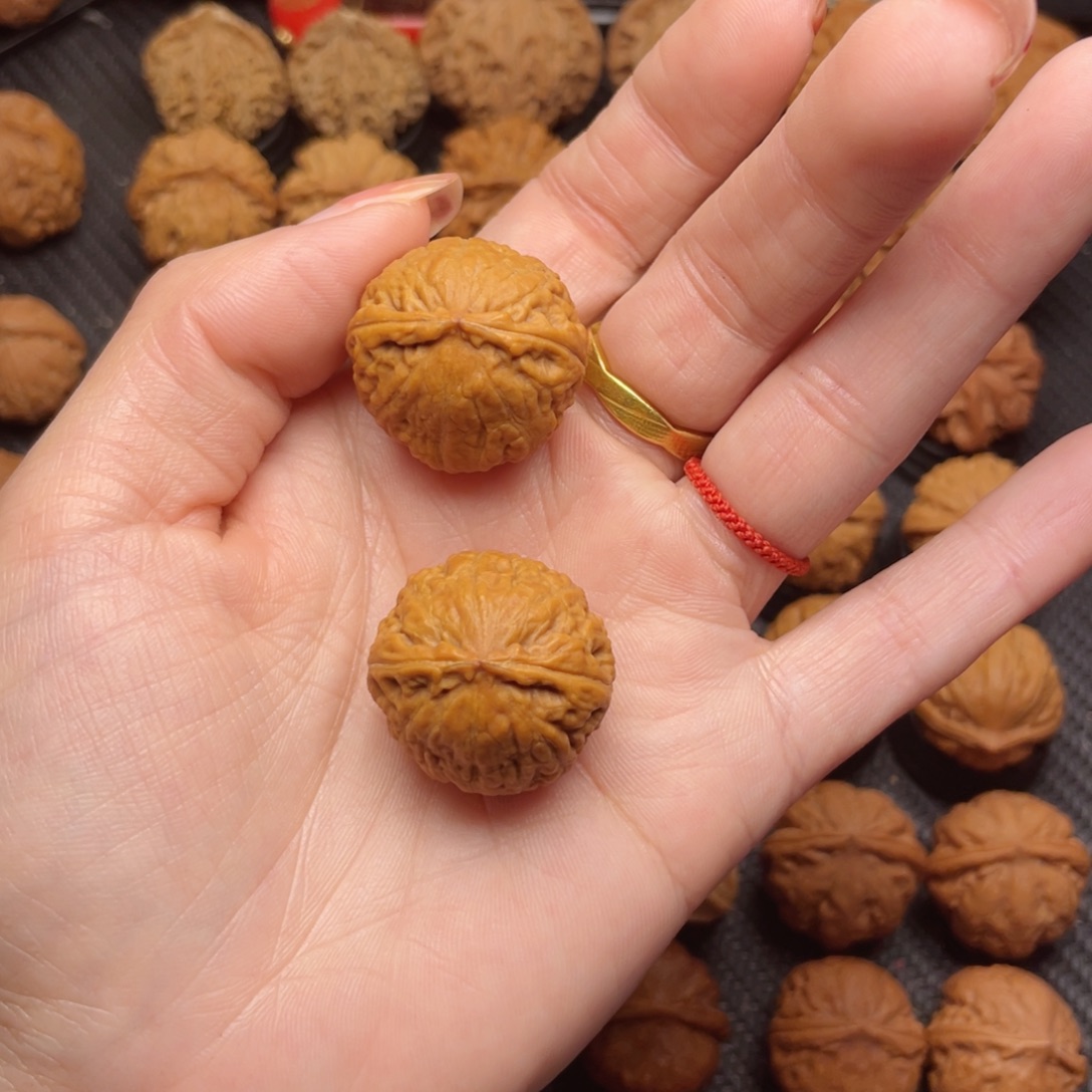 *****文玩核桃把件肉球
