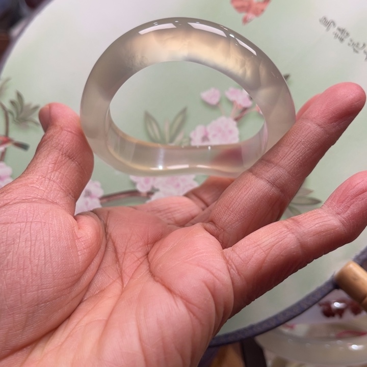 不***溜玛瑙/玉髓未镶嵌手镯