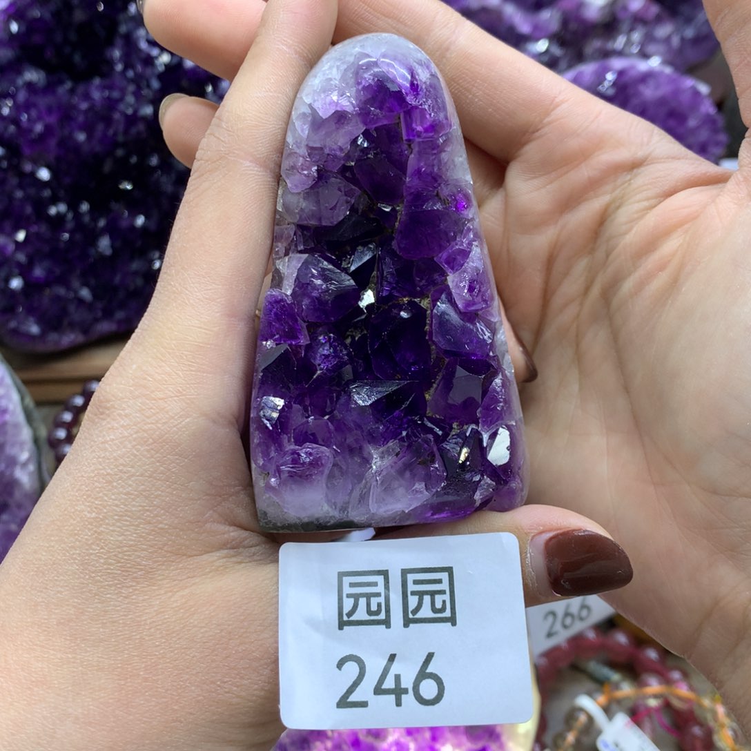 紫晶大型摆件（非配饰）未镶嵌