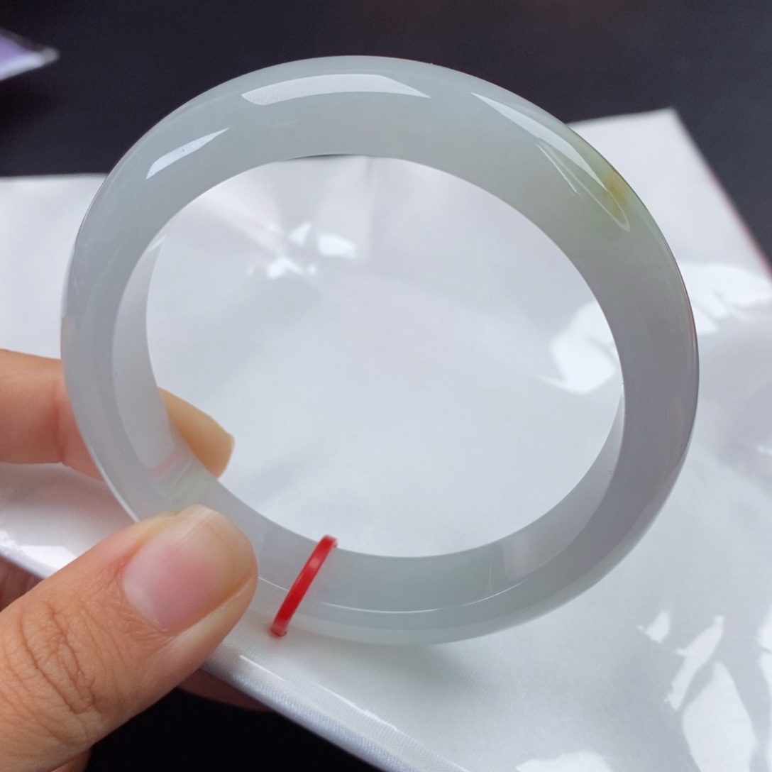 翡翠手镯未镶嵌正圈