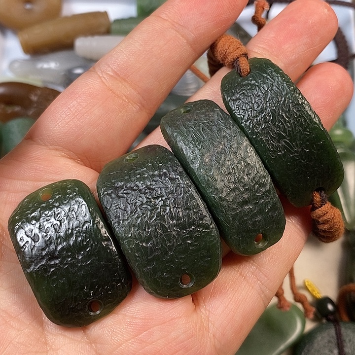 和田玉未镶嵌挂件多样性发货，拍一发一