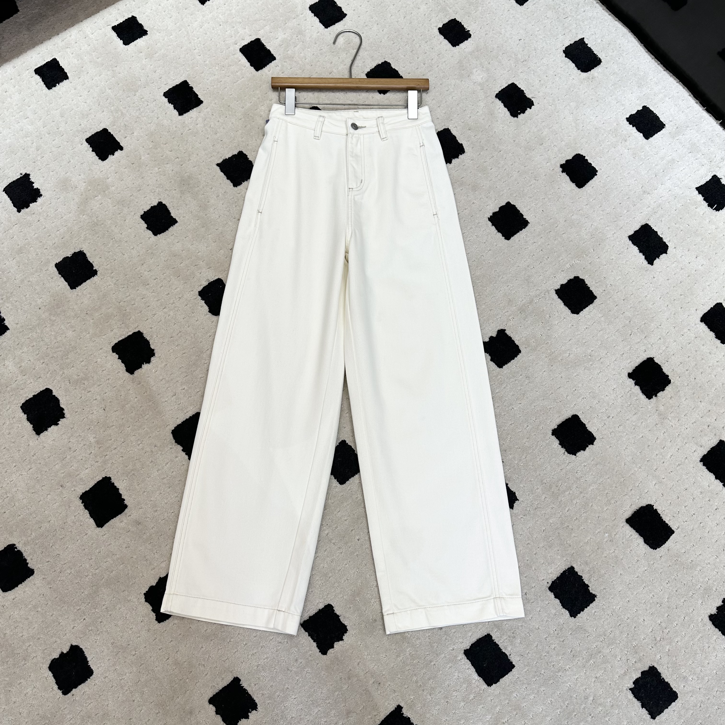 陈邓邓春夏 进口三醋酸+汉麻廓型柔软垂感直筒高腰香蕉牛仔裤2058