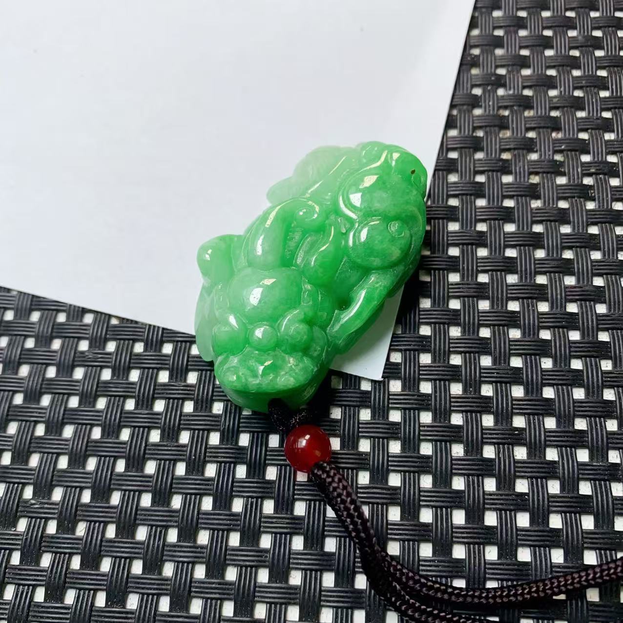 [石矿]A850白绿皮休项链吊坠