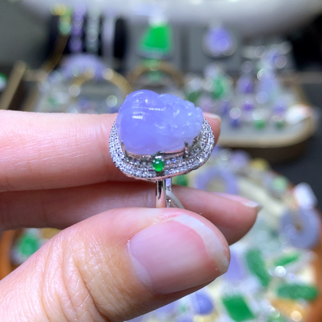 【闪购商品】翡翠颈饰18K金镶嵌翡翠吊坠项链