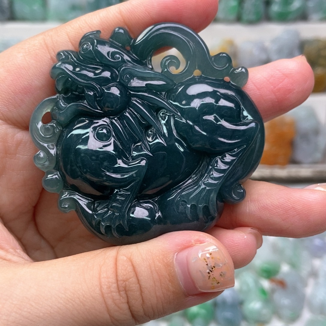 翡翠未镶嵌吊坠(赠链)