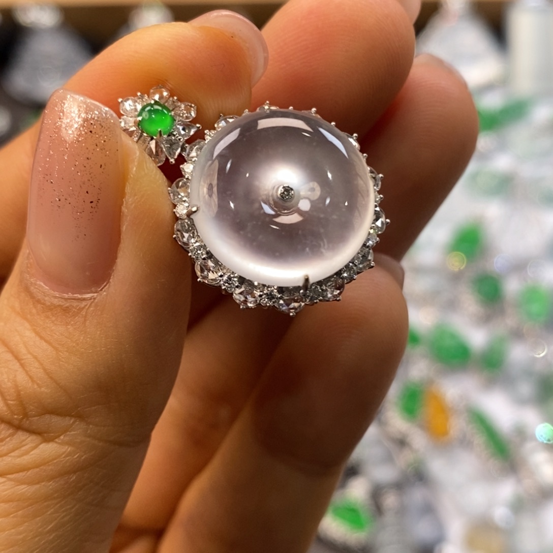 翡翠吊坠(不含链)18K金镶嵌