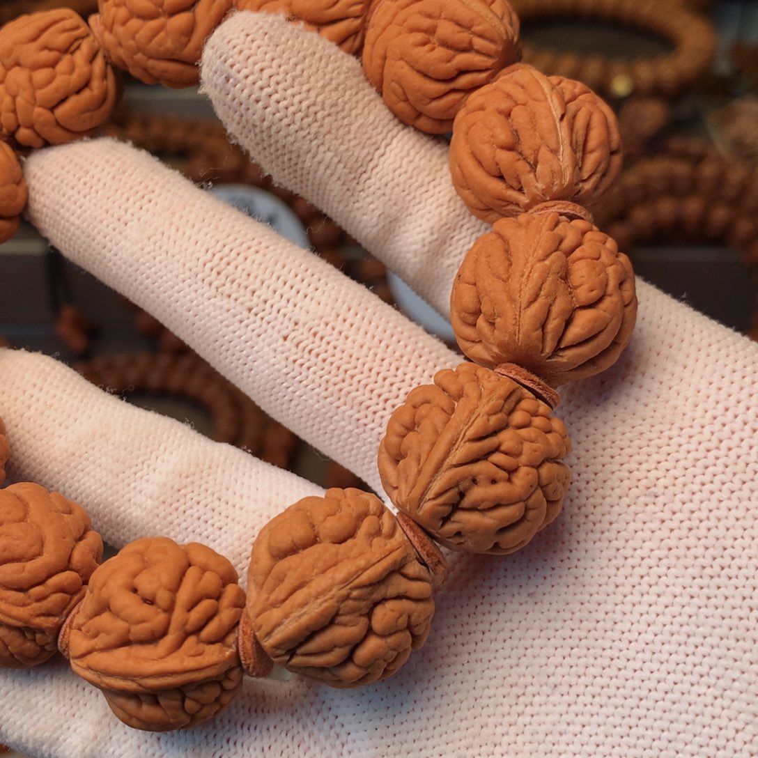 S****桃核手串秦岭龙纹