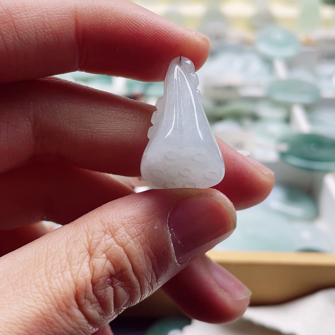 翡翠颈饰未镶嵌天然翡翠