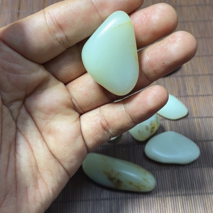 和田玉（糖玉）未镶嵌颈饰