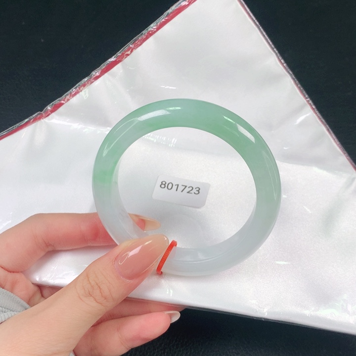 翡翠手镯未镶嵌天然翡翠手镯04