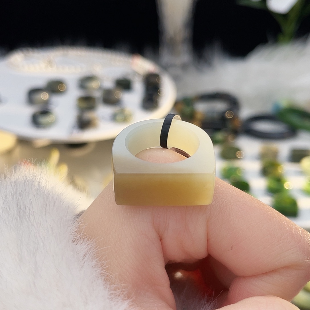 和田玉未镶嵌戒指k48 一口糖马鞍16.9mm