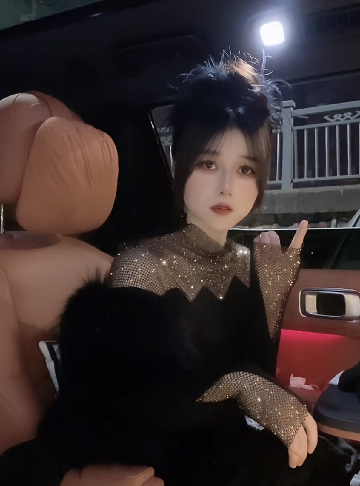 AA金钻不镂空修身显瘦打底衫 