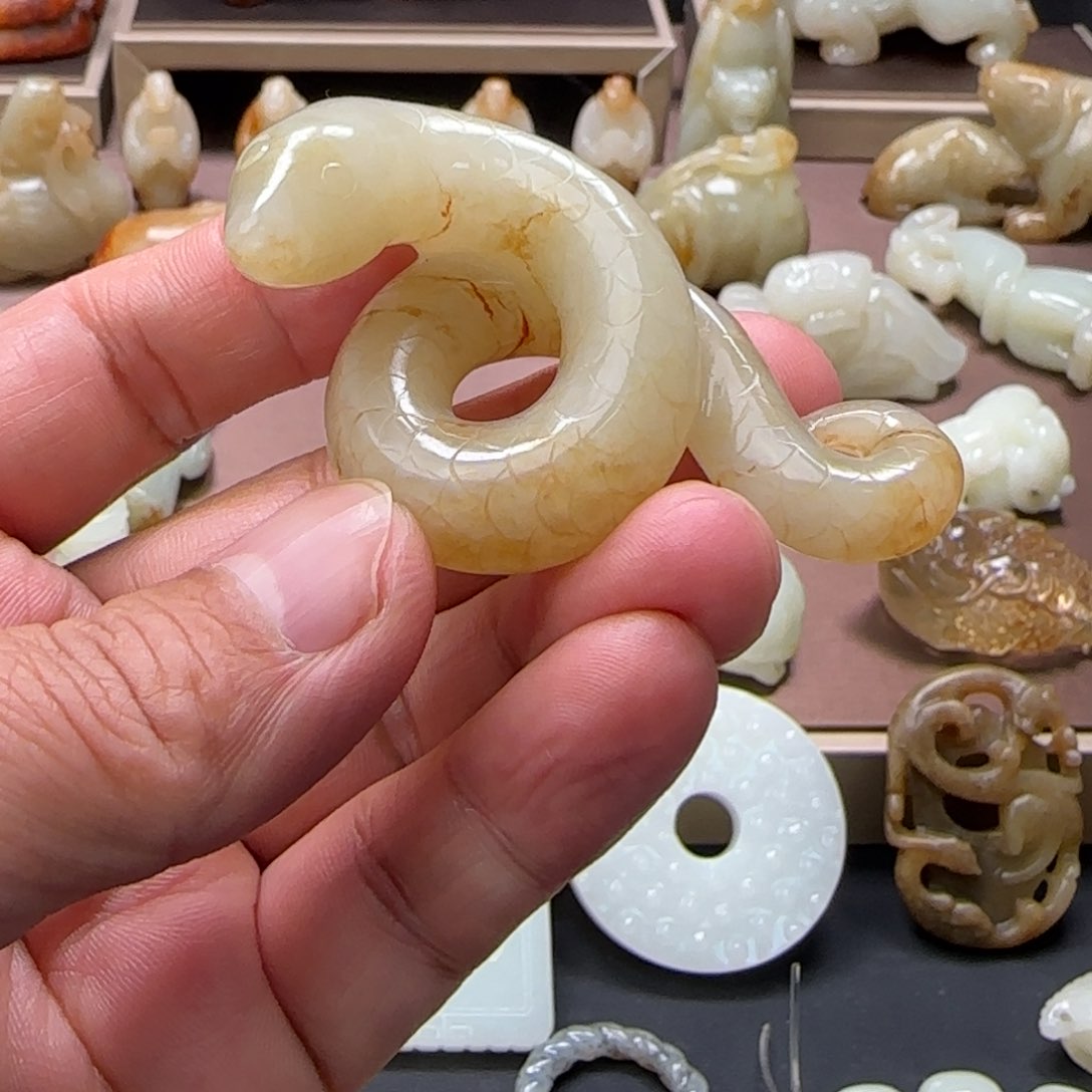 和田玉把件未镶嵌假*