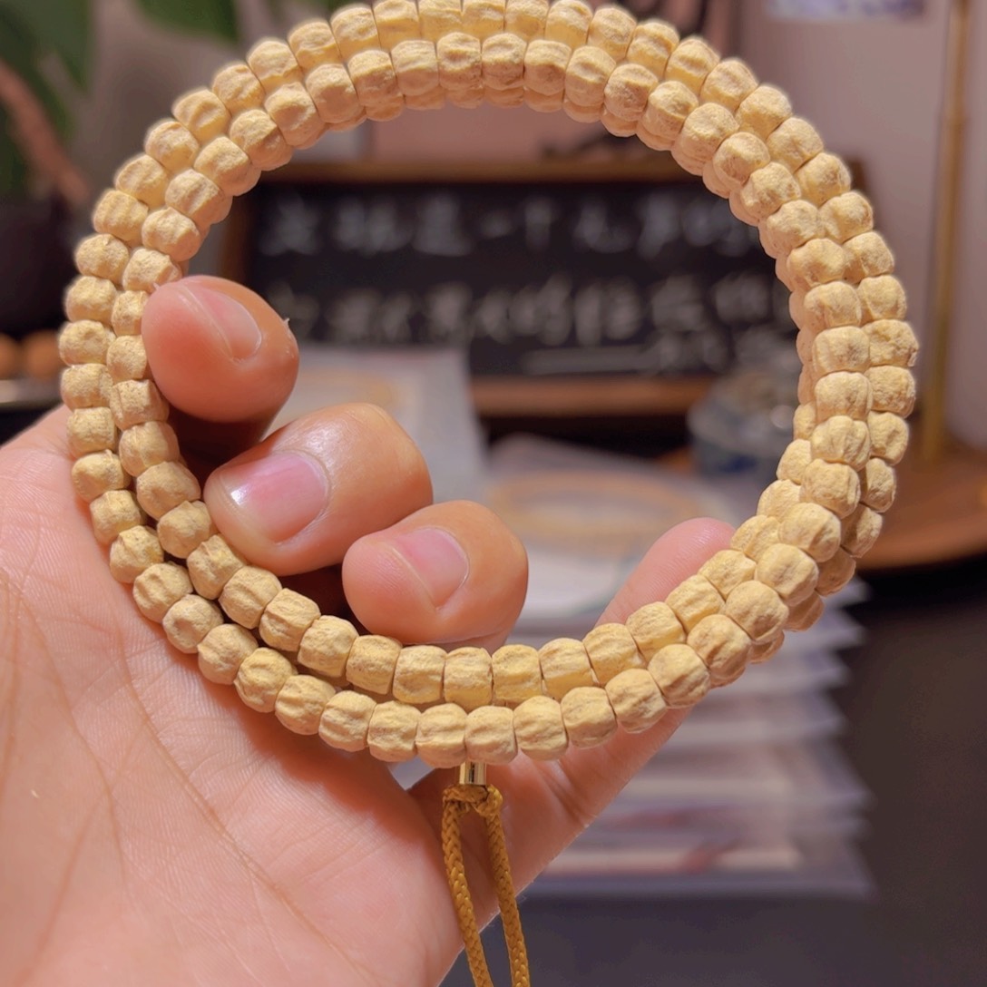 柏香籽/百香籽吊坠凡***。