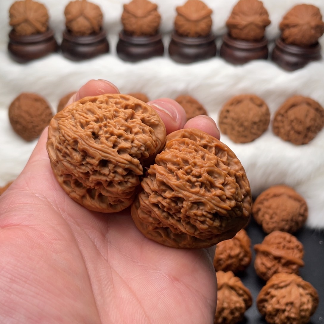 文玩核桃吊坠刘*南疆