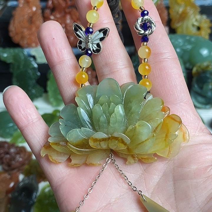 未镶嵌蛇纹石玉颈饰