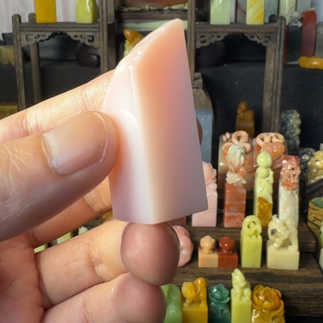 青田石印石云南龙蛋粉