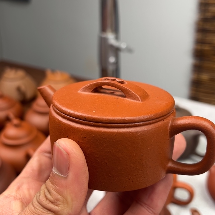 紫砂茶壶滴纽裂朱泥汉瓦100 cc