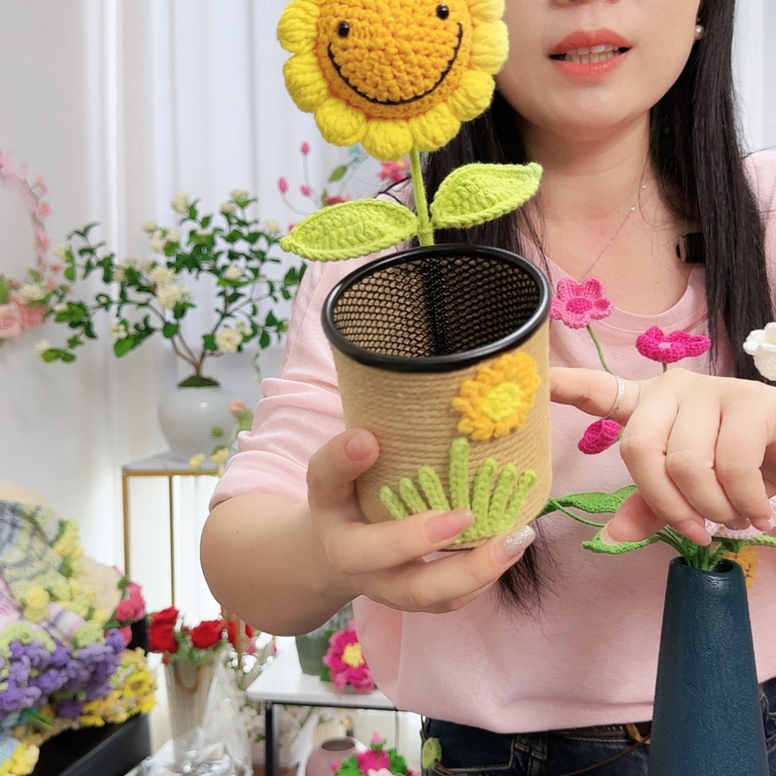 莱赛尔纤维棉手工钩织笔筒