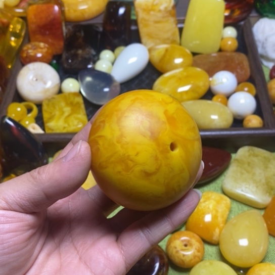 天****老黄随行大扣子一个