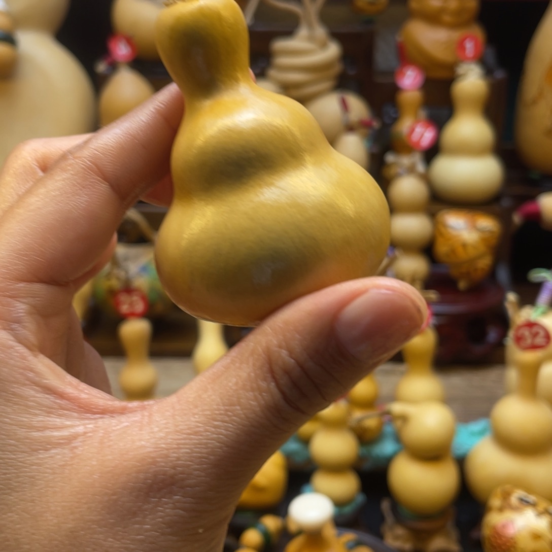 一*同葫芦等多种颜色的花鸟画作品在