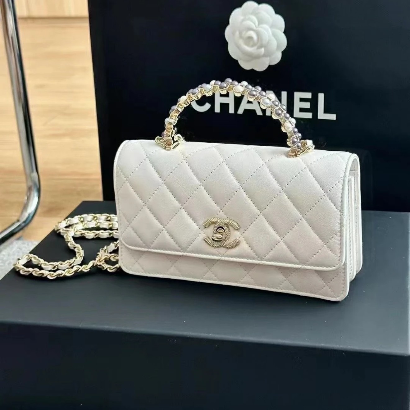 99新 Chanel/香奈儿 香奈儿24p珍珠手柄woc白金羊/优品