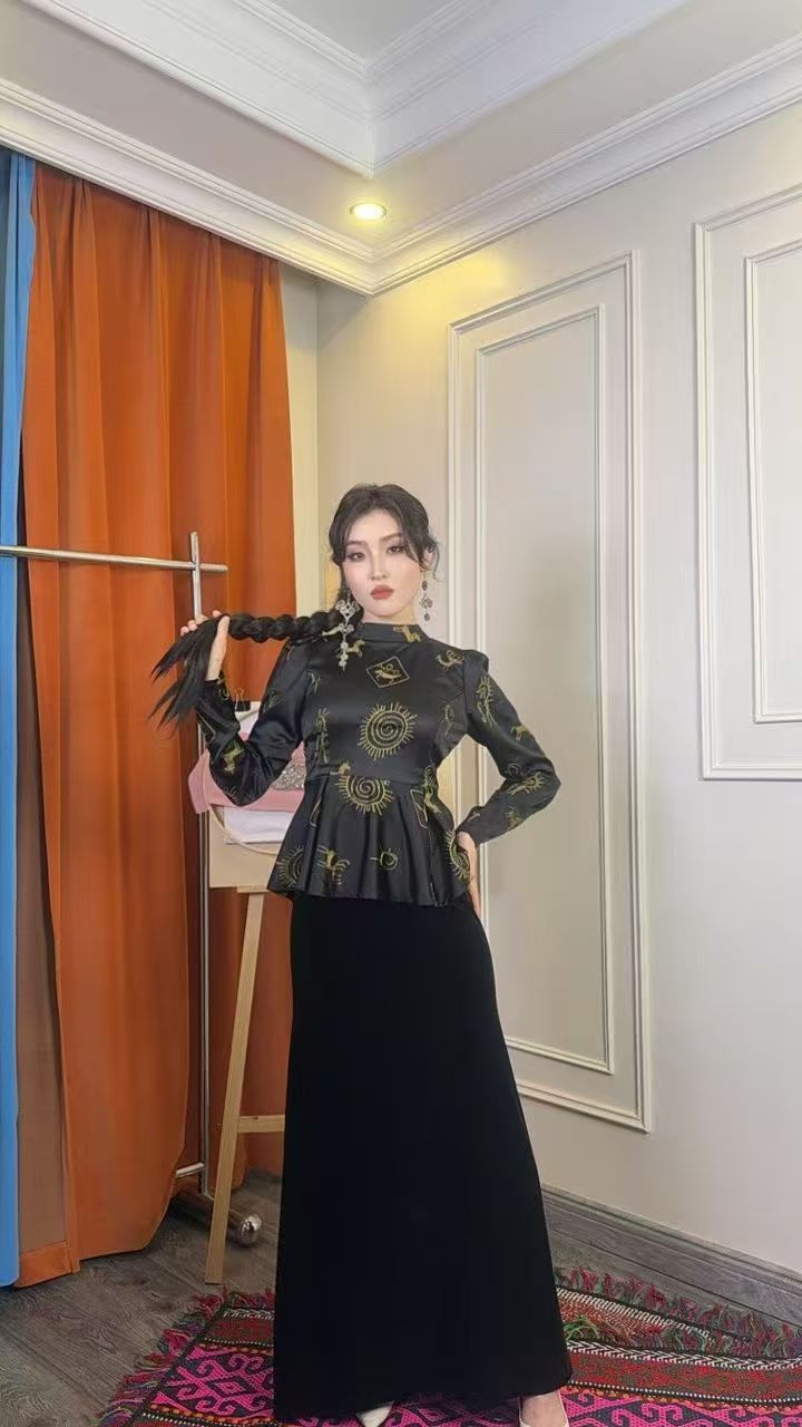 ARU新款民族风上衣＋半裙套装