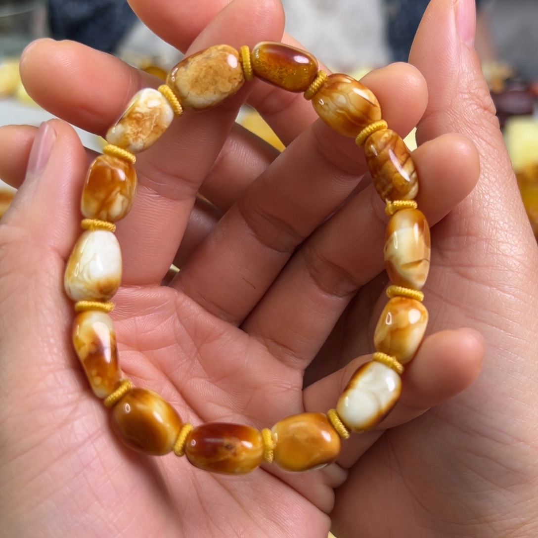 蜜蜡裸石未镶嵌蜜蜡