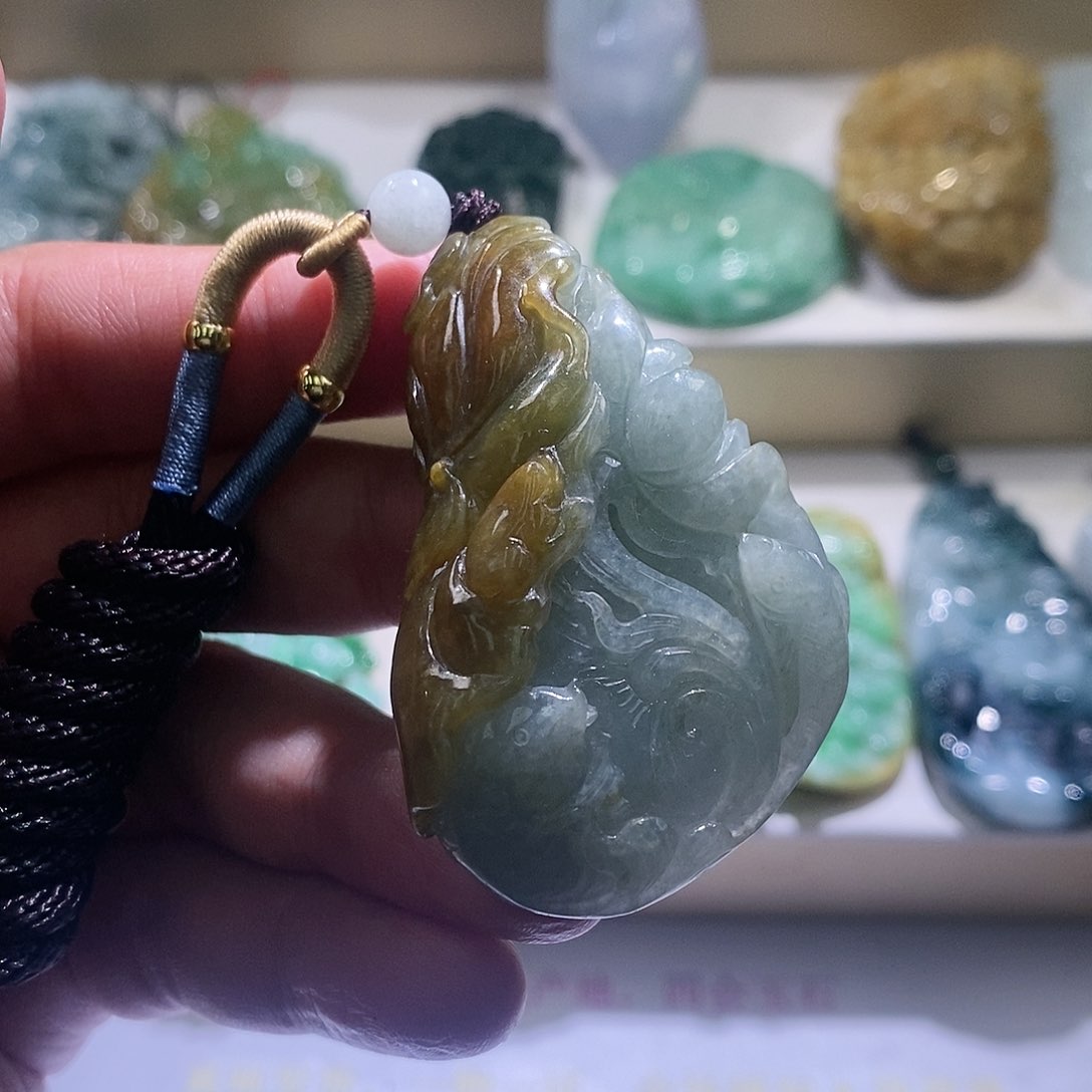 【闪购商品】翡翠颈饰未镶嵌荷叶鱼