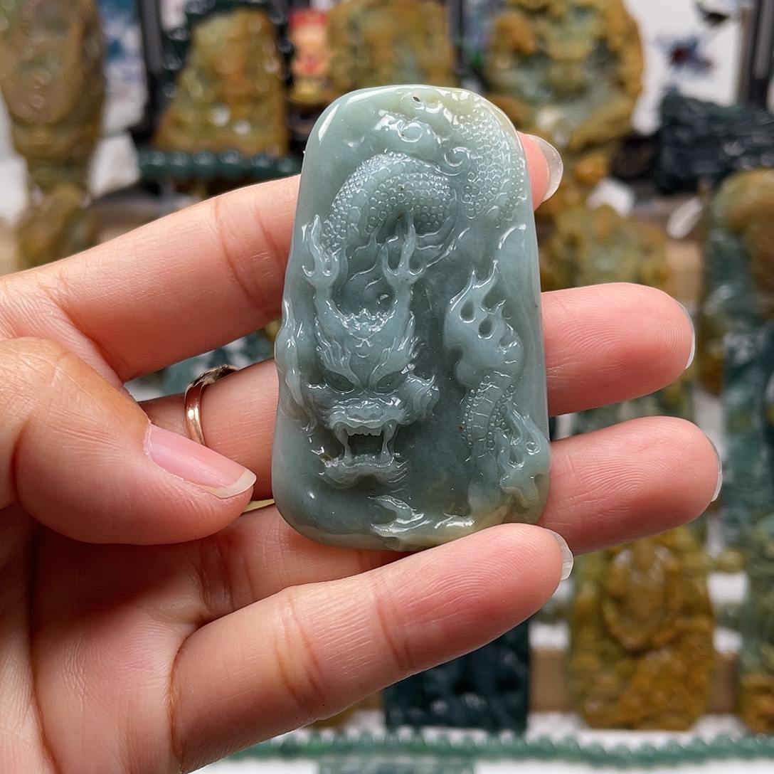 翡翠未镶嵌颈饰天然翡翠a货龙