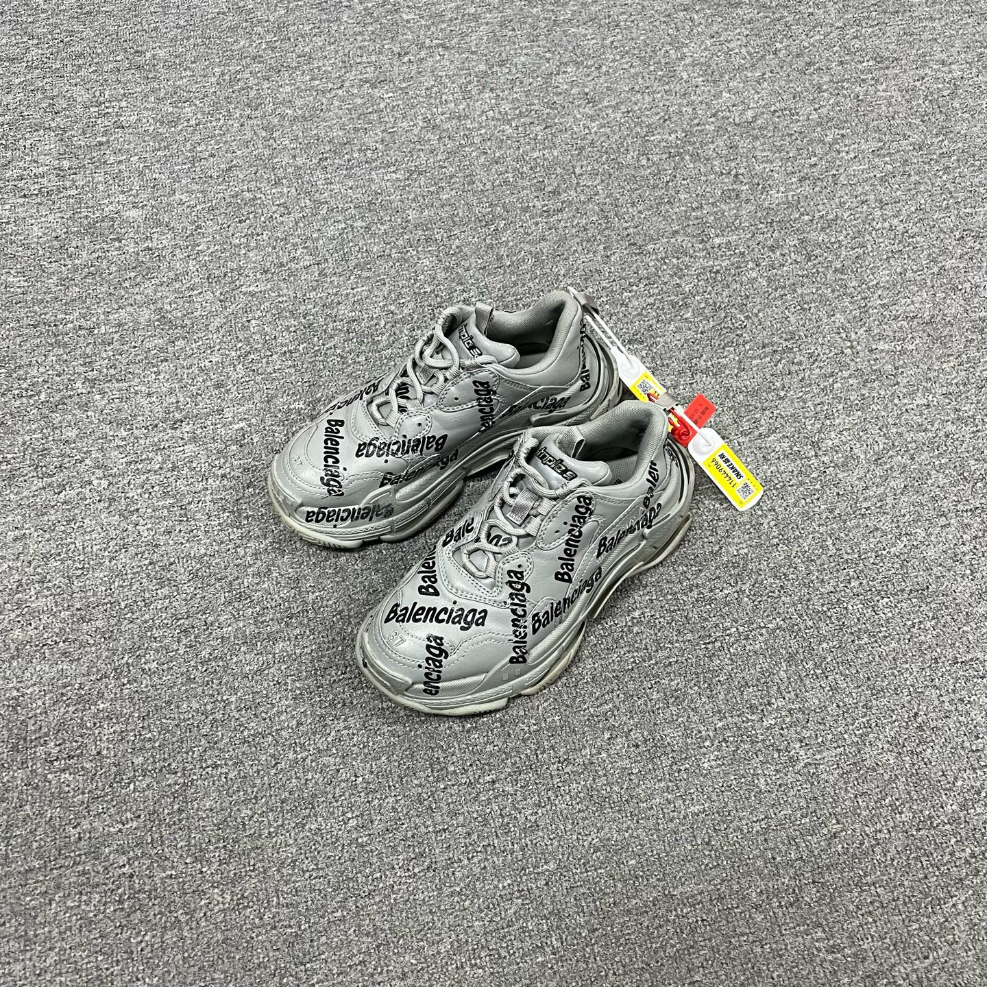 95新 AMIPARIS 巴黎世家 灰色满印弹幕 TripleS 老爹鞋 95新 37码