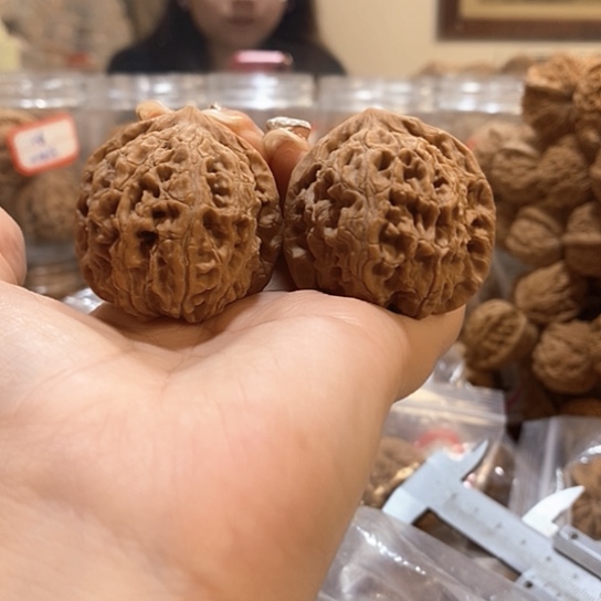 文玩核桃吊坠41水龙纹有修