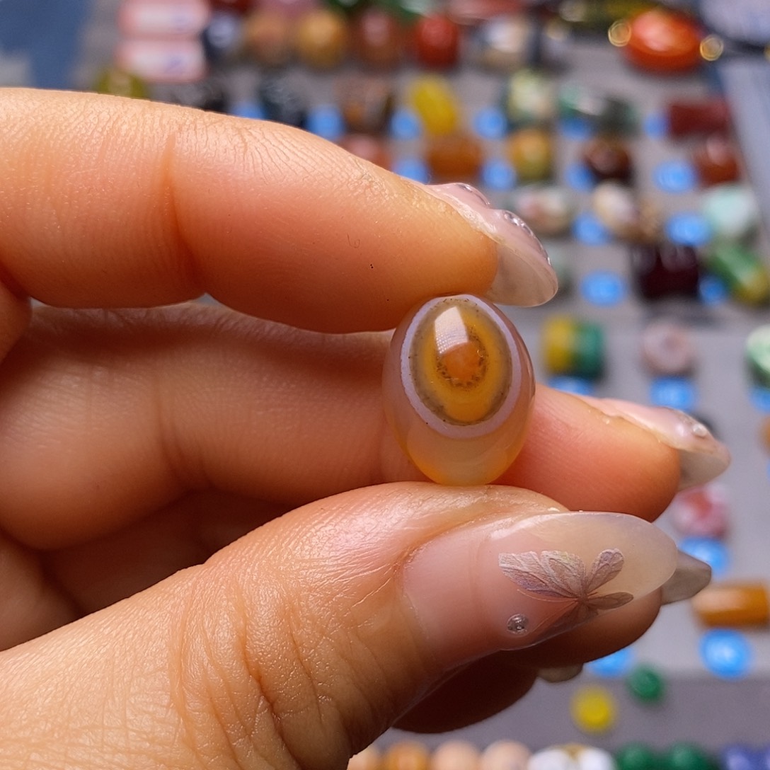 飞***扬玛瑙/玉髓未镶嵌颈饰