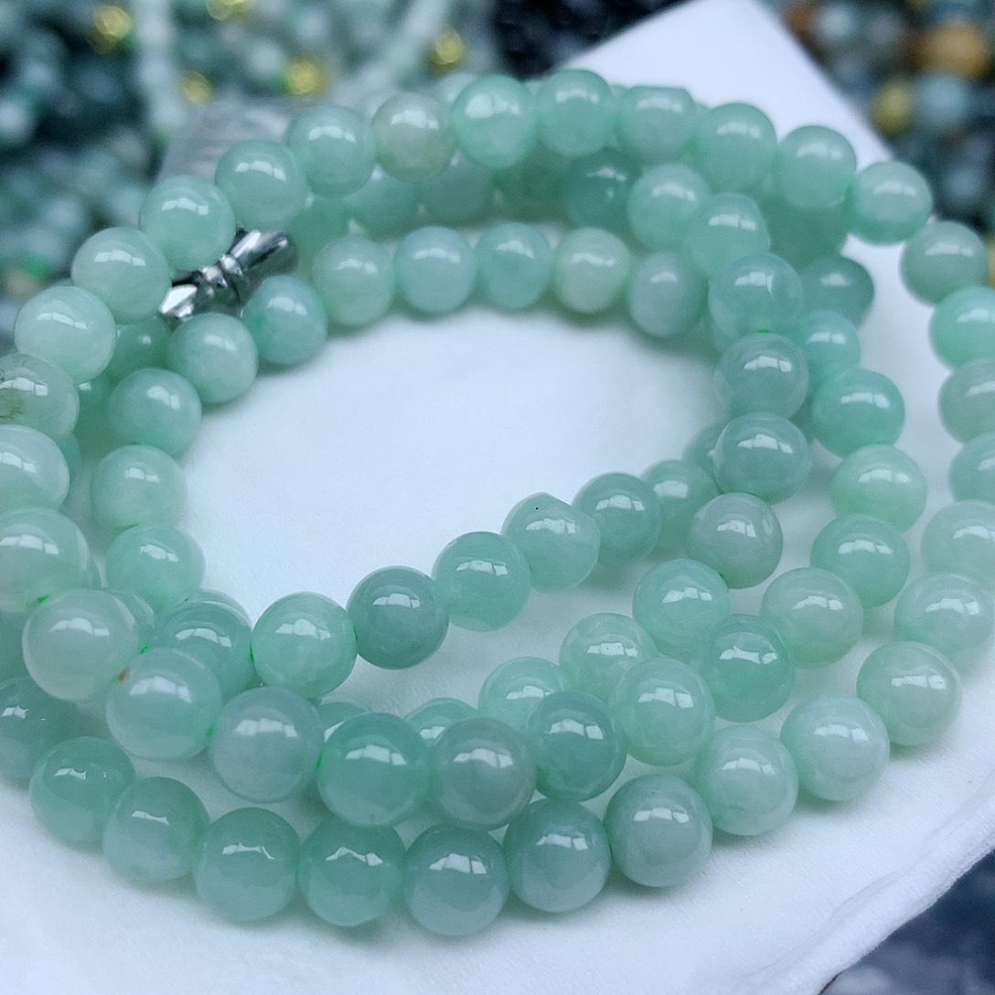 翡翠颈饰未镶嵌手串