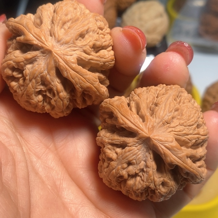 文玩核桃把件粗筋有修