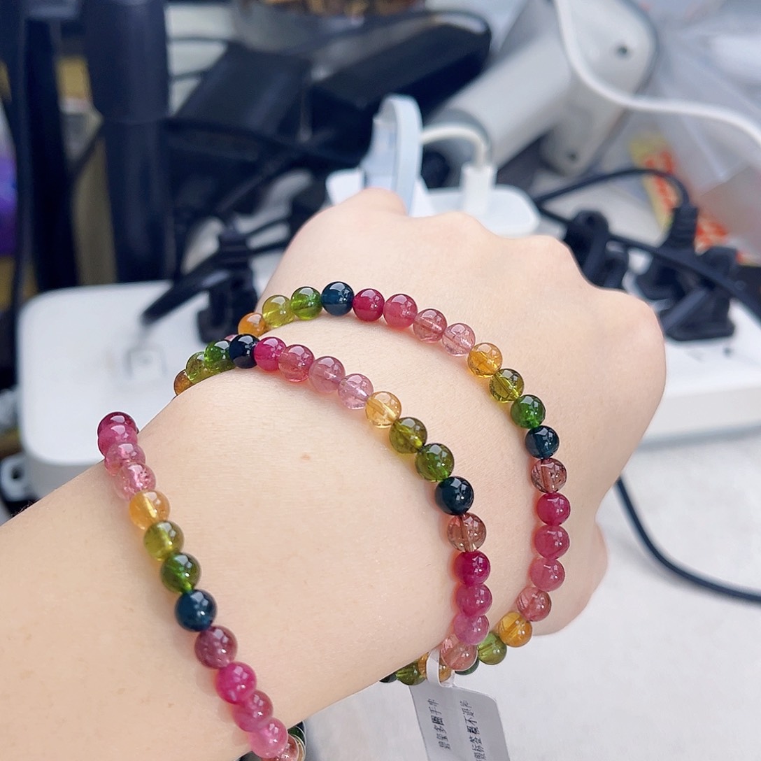 碧玺多样性发一件碧玺5m m未镶嵌