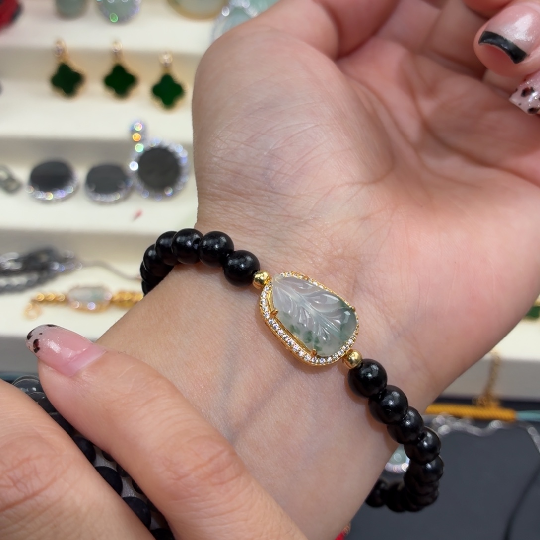 翡翠银S925镶嵌颈饰手串