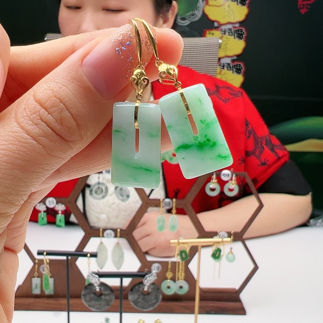 翡翠耳饰18K金镶嵌天然翡翠