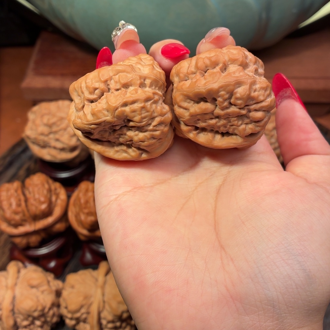 文玩核桃吊坠36-41-36 四开背八腿三角蛙