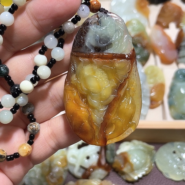 岫玉吊坠(赠链)未镶嵌